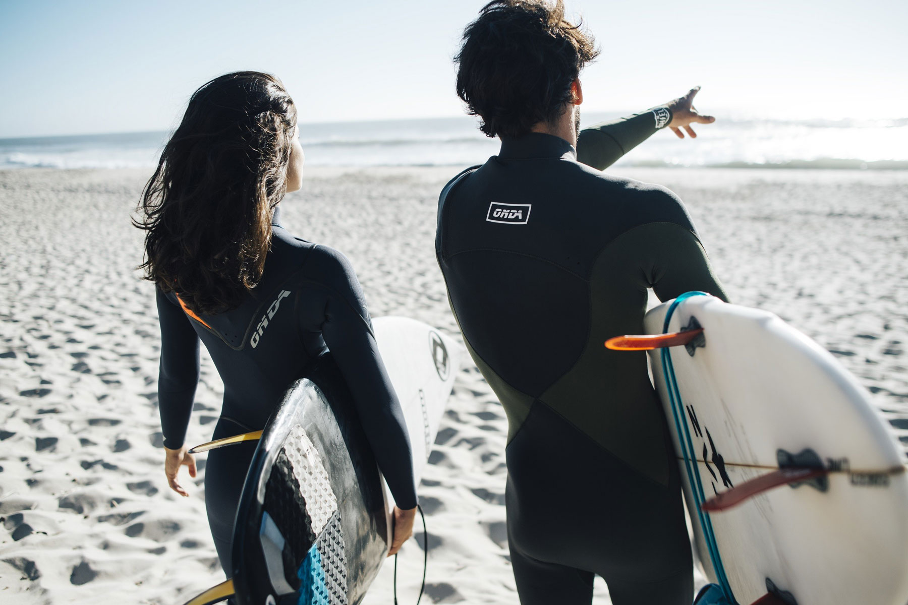 Découvrez les combinaisons de surf Onda Wetsuits