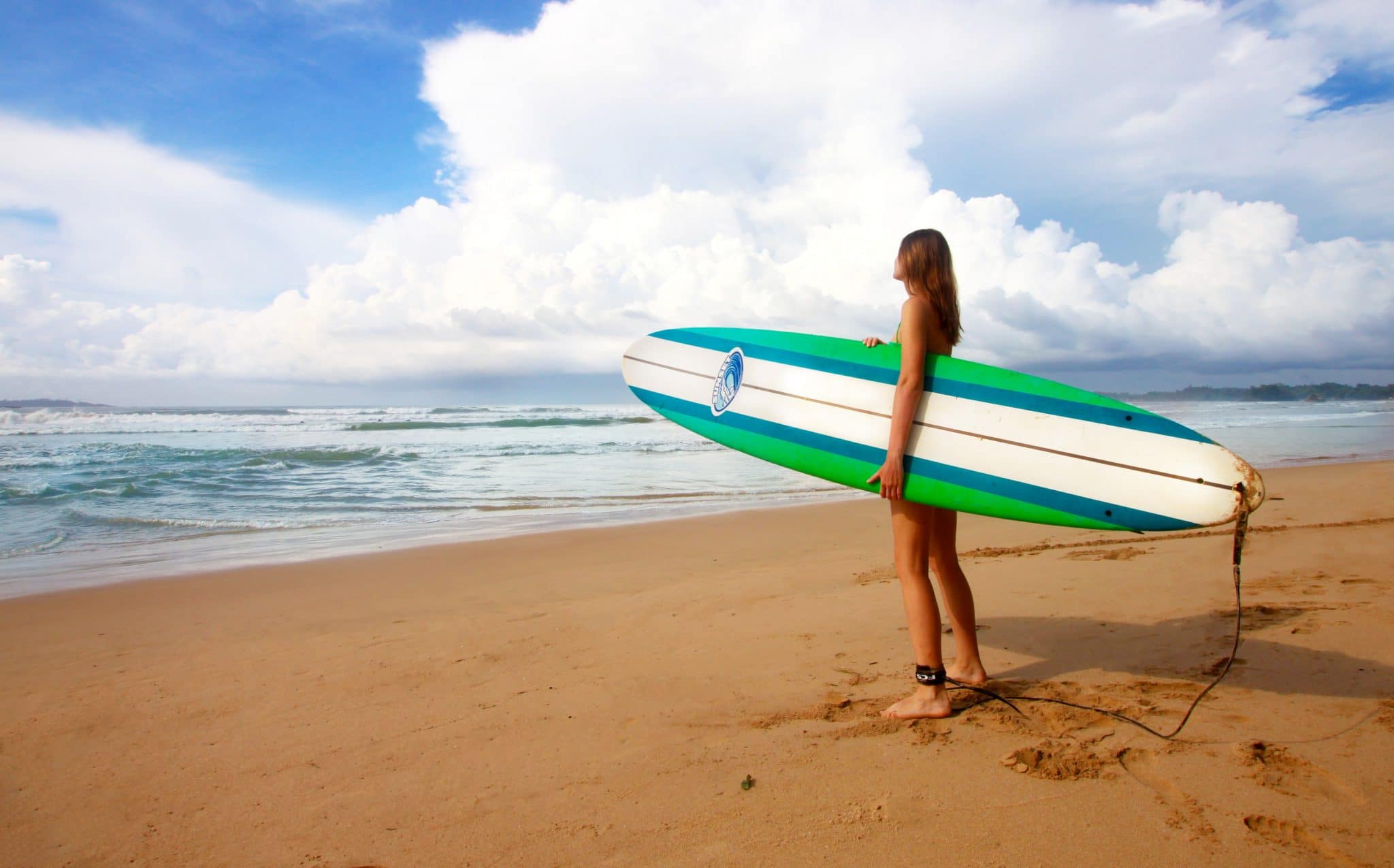 Qu’y a-t-il comme accessoires de femme pour le surf ?