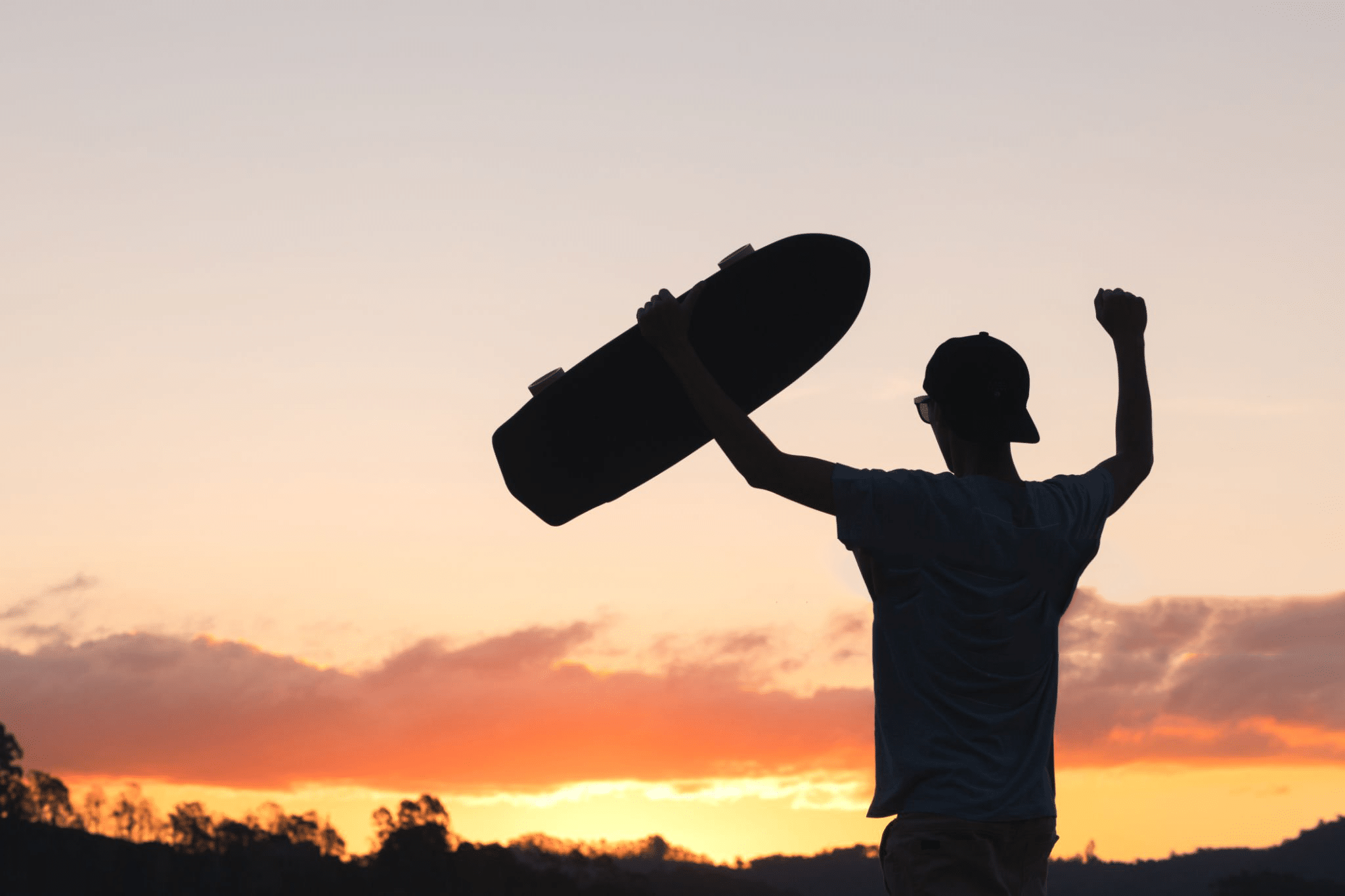 Pourquoi le surfskate est l’entraînement idéal pour les surfeurs en dehors de l’eau